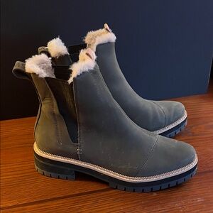Toms Olive Green Winter Boots with Fur Trim